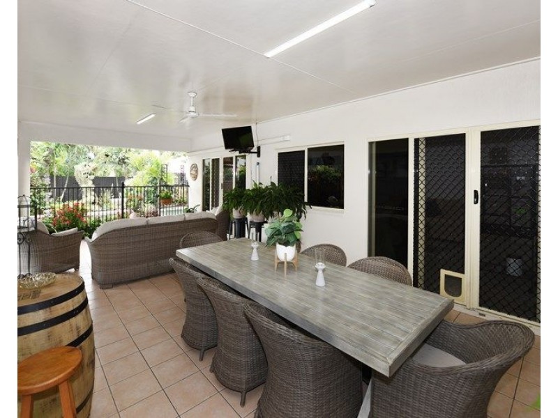 6 Bullrush Terrace, Kewarra Beach QLD 4879
