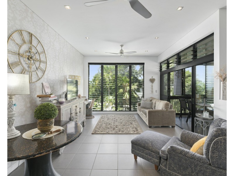 2/32 Moore Street, Trinity Beach QLD 4879