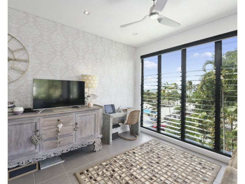 2/32 Moore Street, Trinity Beach QLD 4879