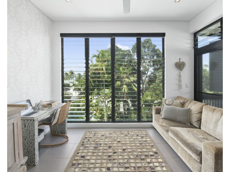 2/32 Moore Street, Trinity Beach QLD 4879