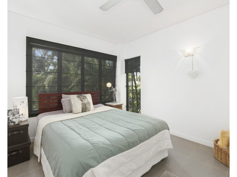 2/32 Moore Street, Trinity Beach QLD 4879