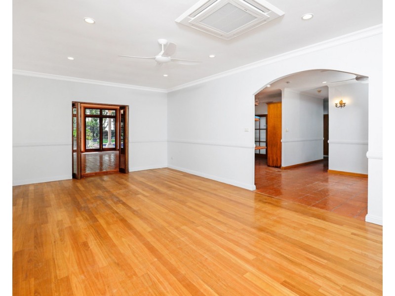 70 Kewarra Street, Kewarra Beach QLD 4879