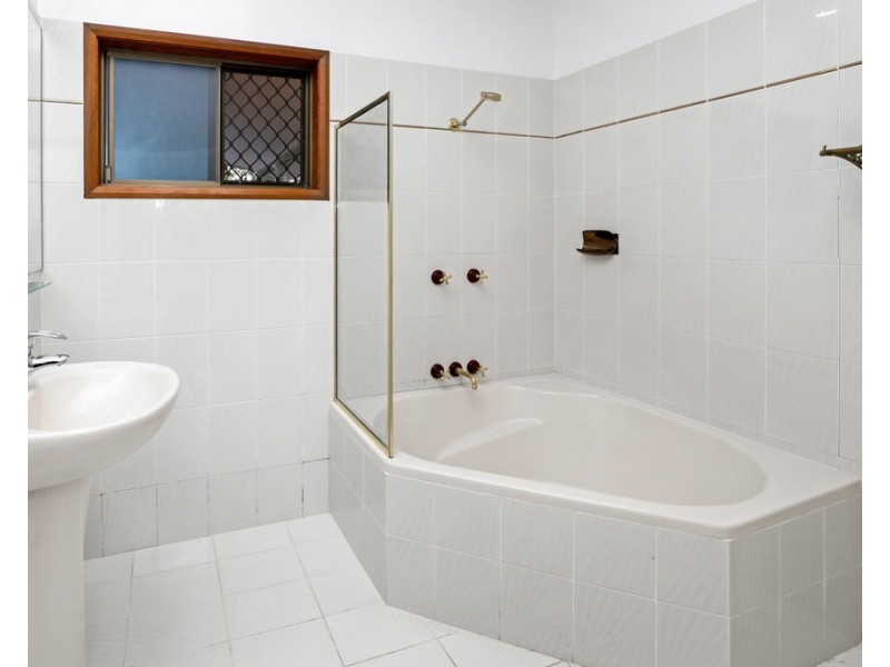 70 Kewarra Street, Kewarra Beach QLD 4879