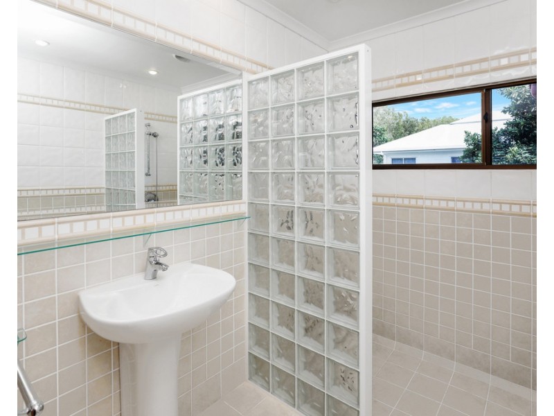 70 Kewarra Street, Kewarra Beach QLD 4879