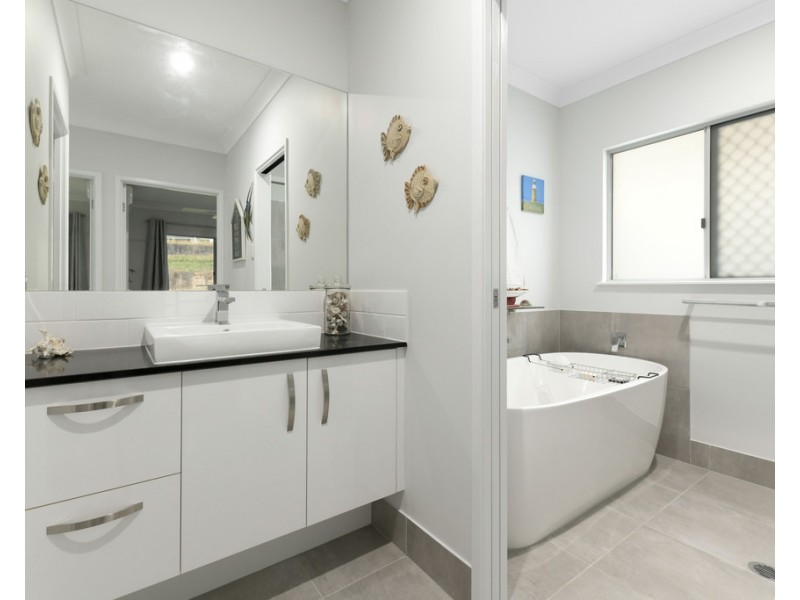 13 Greenridge Street, Bentley Park QLD 4869