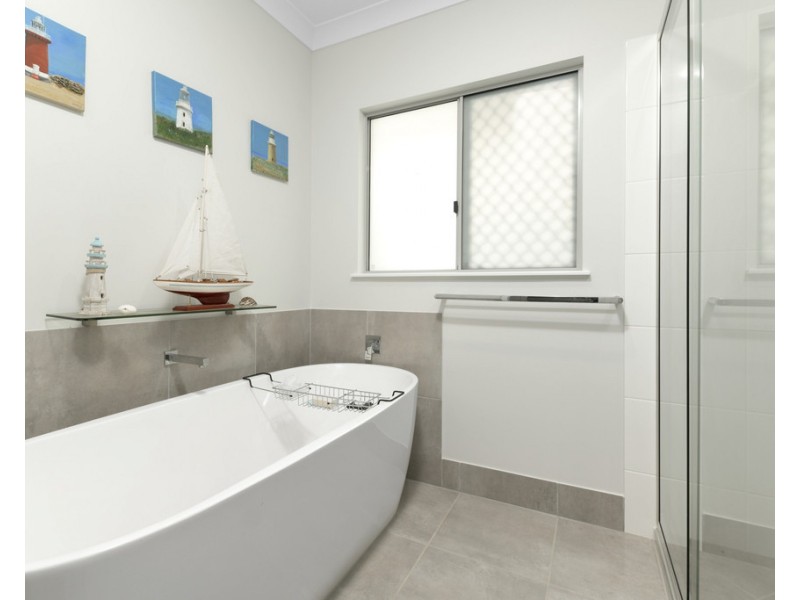 13 Greenridge Street, Bentley Park QLD 4869