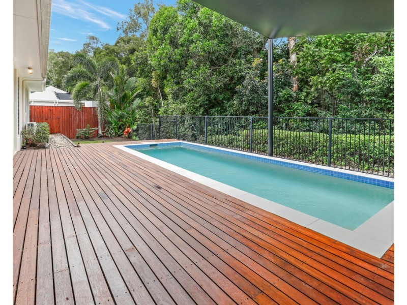 9 Kurt Close, Palm Cove QLD 4879