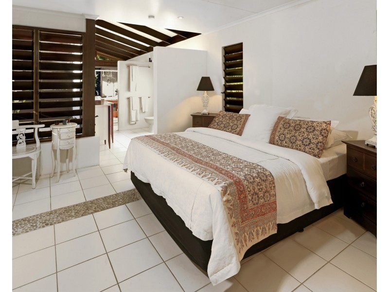 52 Kingfisher Lane, Whyanbeel QLD 4873