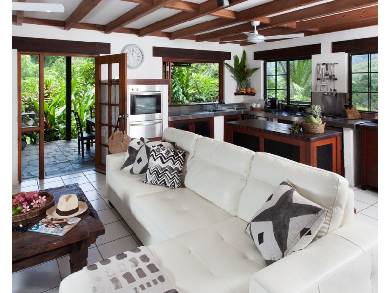 52 Kingfisher Lane, Whyanbeel QLD 4873