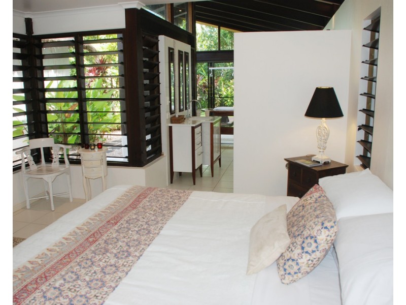 52 Kingfisher Lane, Whyanbeel QLD 4873