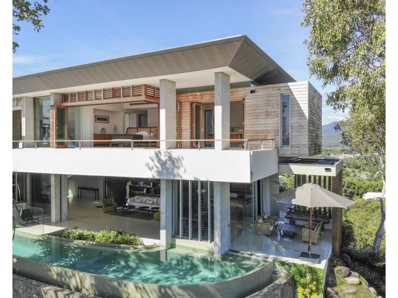 9 Colonel Cummings Drive, Palm Cove QLD 4879