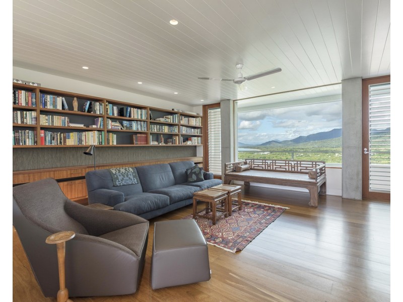 9 Colonel Cummings Drive, Palm Cove QLD 4879