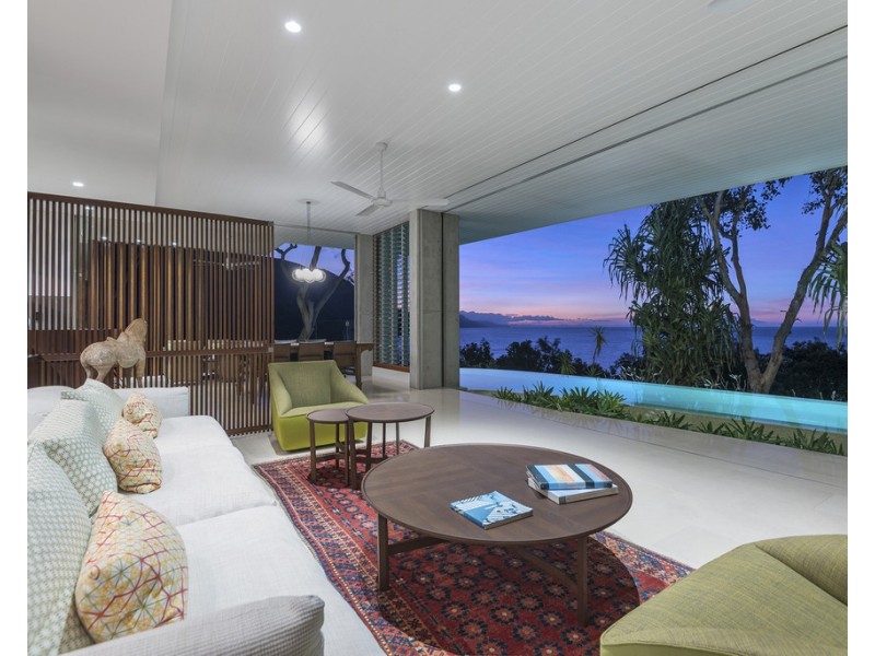 9 Colonel Cummings Drive, Palm Cove QLD 4879