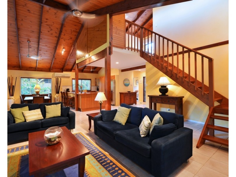 17 Coral Drive, Port Douglas QLD 4877