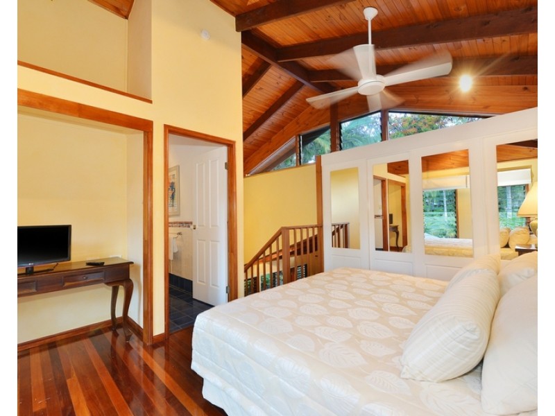 17 Coral Drive, Port Douglas QLD 4877