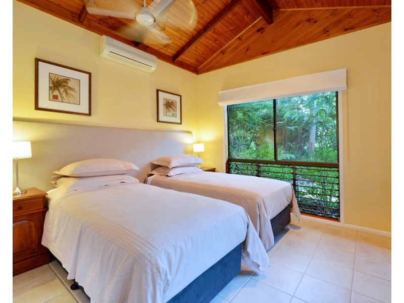 17 Coral Drive, Port Douglas QLD 4877