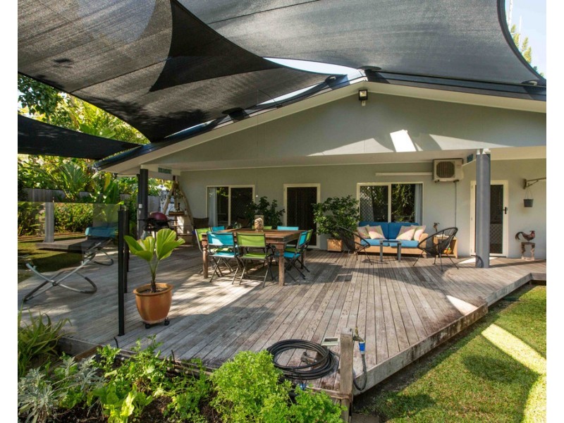 10 Seabrook Avenue, Port Douglas QLD 4877