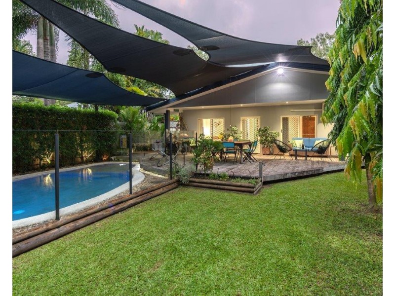 10 Seabrook Avenue, Port Douglas QLD 4877