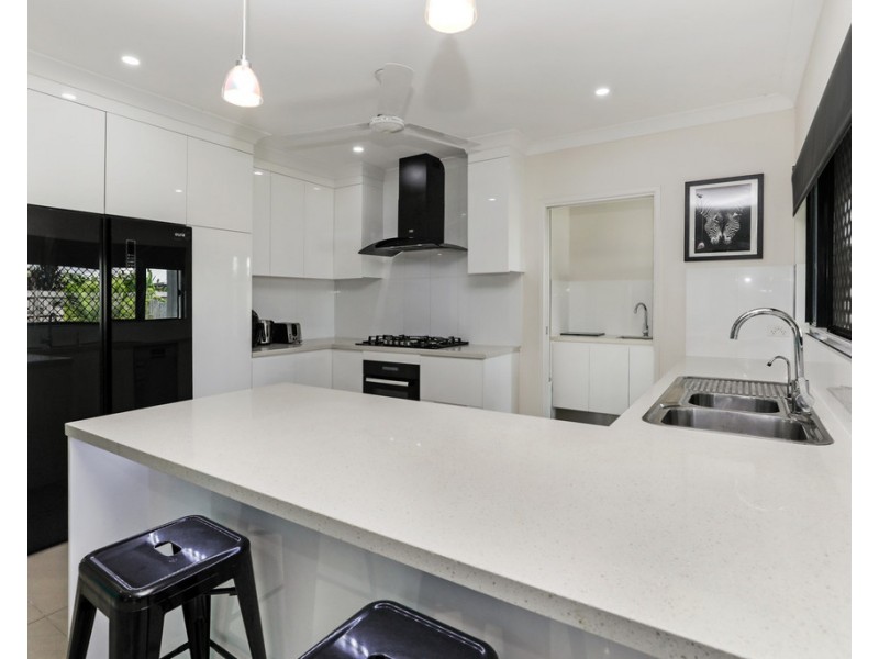 15 Singleton Close, Smithfield QLD 4878