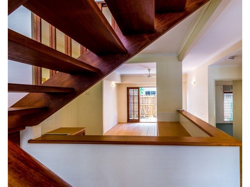 5/7 Harpa Street, Palm Cove QLD 4879