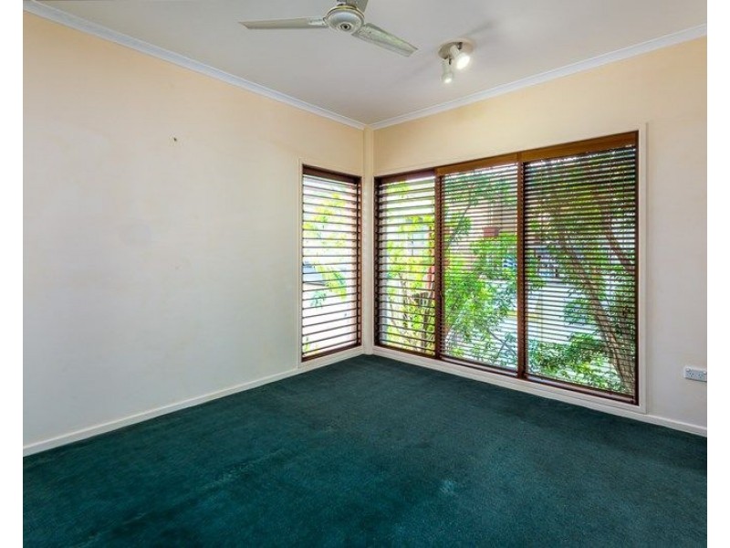 5/7 Harpa Street, Palm Cove QLD 4879