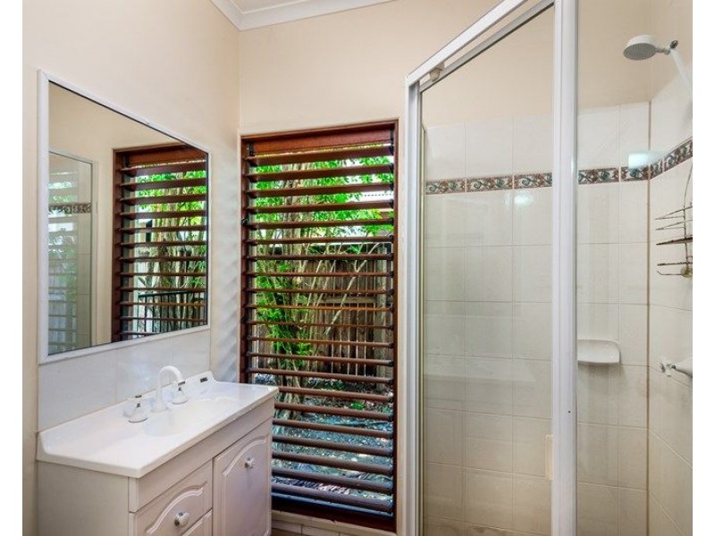 5/7 Harpa Street, Palm Cove QLD 4879