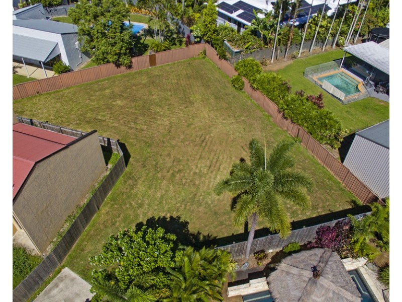 7 Lena Close, Clifton Beach QLD 4879