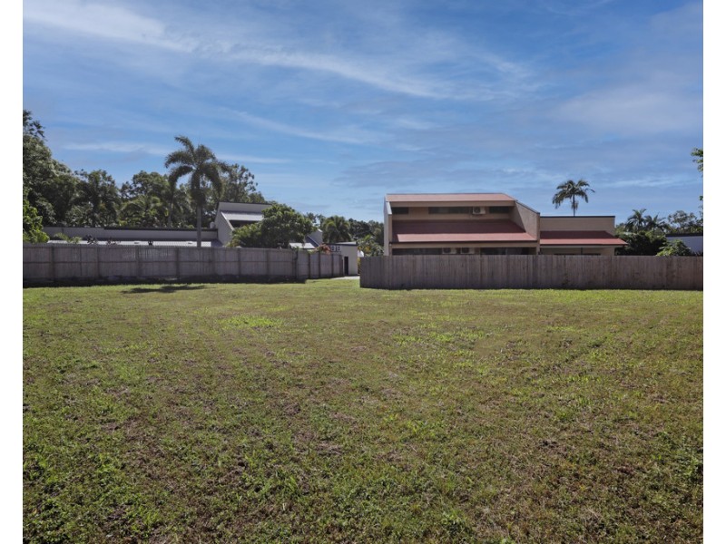 7 Lena Close, Clifton Beach QLD 4879