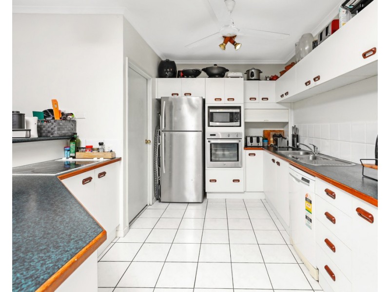 2/8 Albion Street, Yorkeys Knob QLD 4878