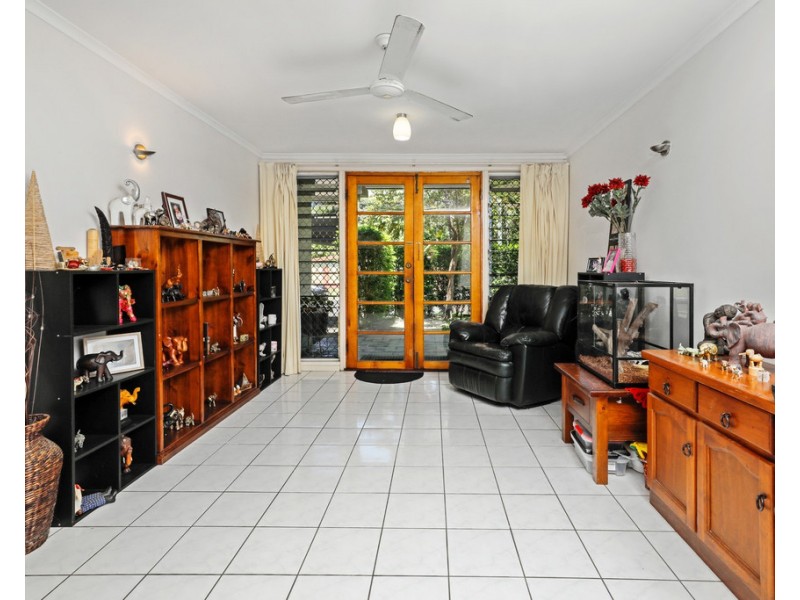 2/8 Albion Street, Yorkeys Knob QLD 4878