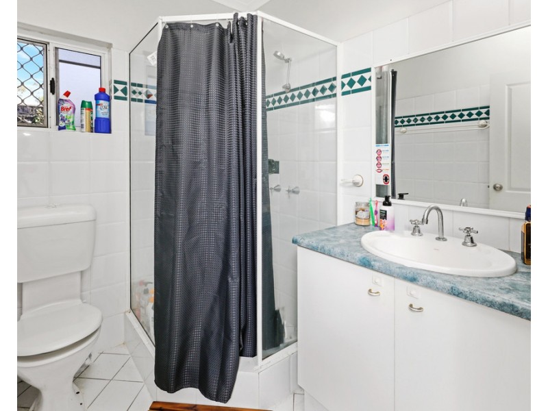 2/8 Albion Street, Yorkeys Knob QLD 4878