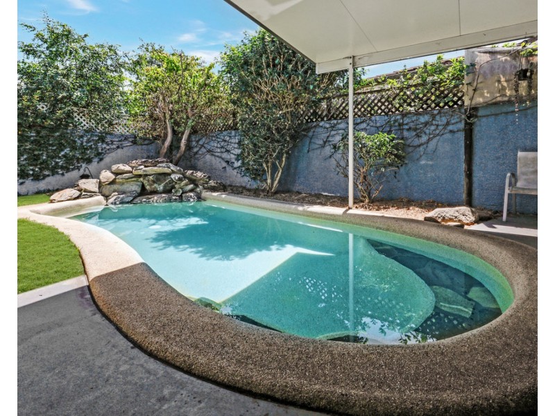 2/8 Albion Street, Yorkeys Knob QLD 4878