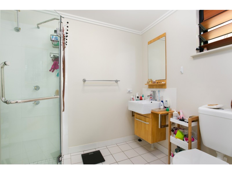 1204/40-62 Clifton Road, Clifton Beach QLD 4879