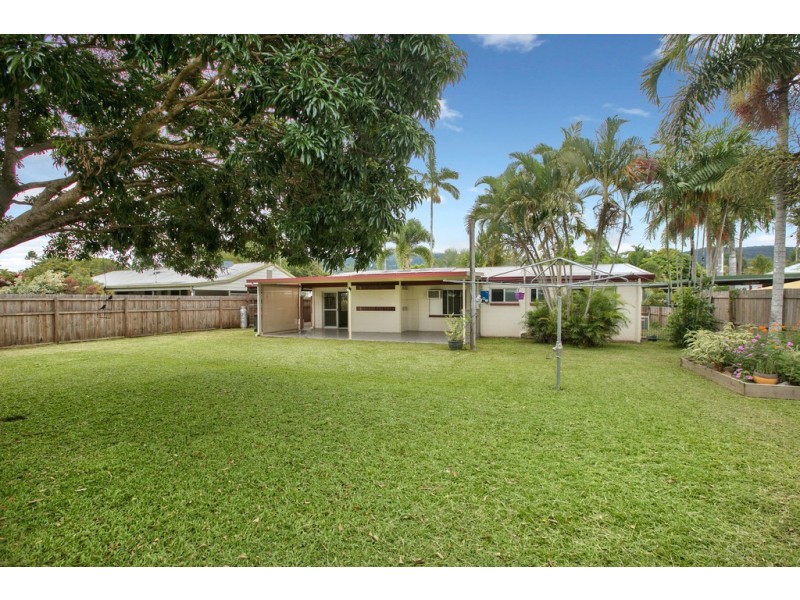 8 Whelk Close, Trinity Beach QLD 4879