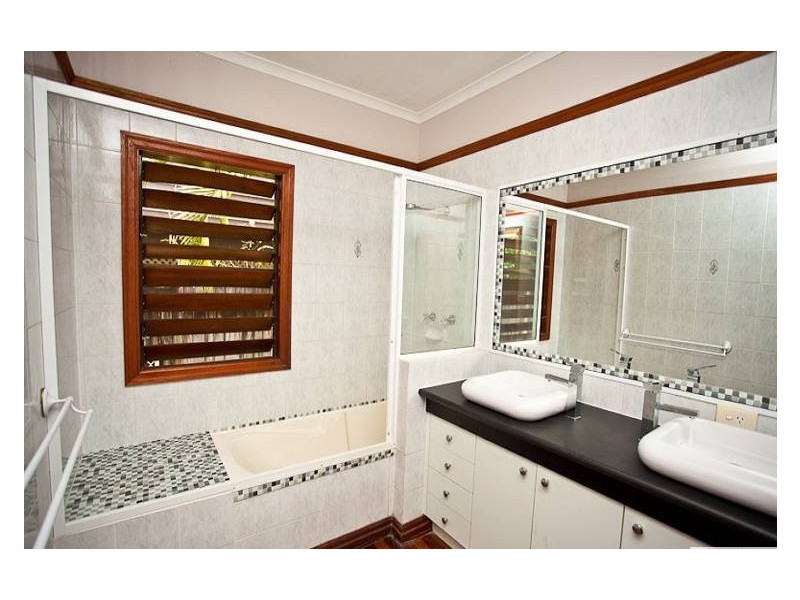 Clifton Beach QLD 4879