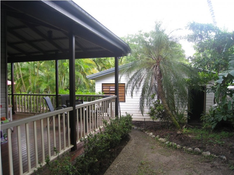 Clifton Beach QLD 4879