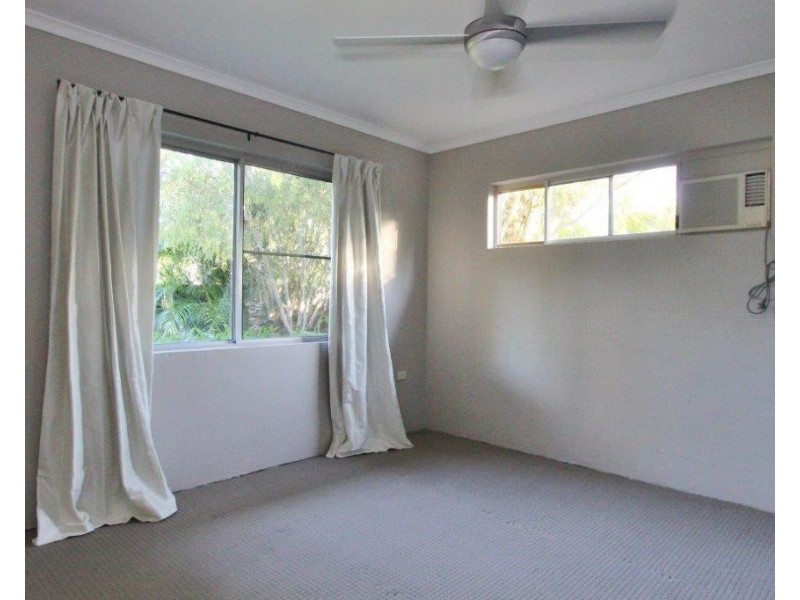 10 Kavieng Street, Trinity Beach QLD 4879