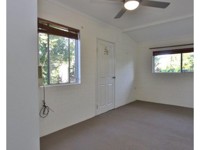 10 Kavieng Street, Trinity Beach QLD 4879