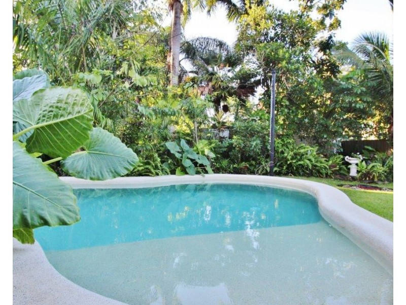 10 Kavieng Street, Trinity Beach QLD 4879