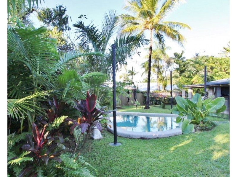 10 Kavieng Street, Trinity Beach QLD 4879