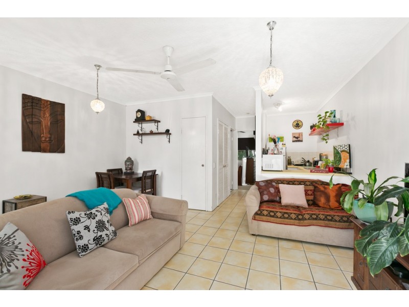 16/129 Oleander Street, Holloways Beach QLD 4878