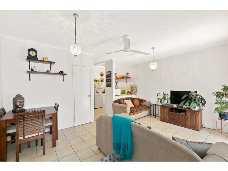 16/129 Oleander Street, Holloways Beach QLD 4878