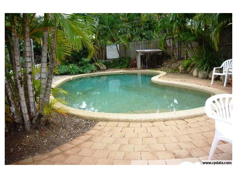 1/77-79 Moore Street, Trinity Beach QLD 4879