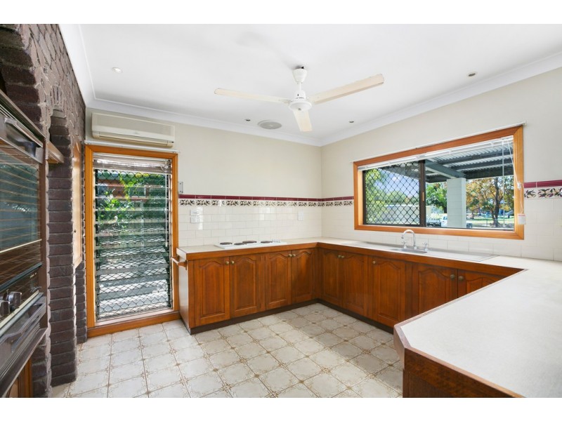11 Huon Street, Trinity Beach QLD 4879