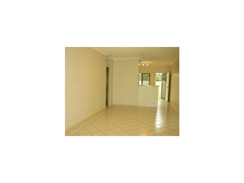 1/106 Moore Street, Trinity Beach QLD 4879