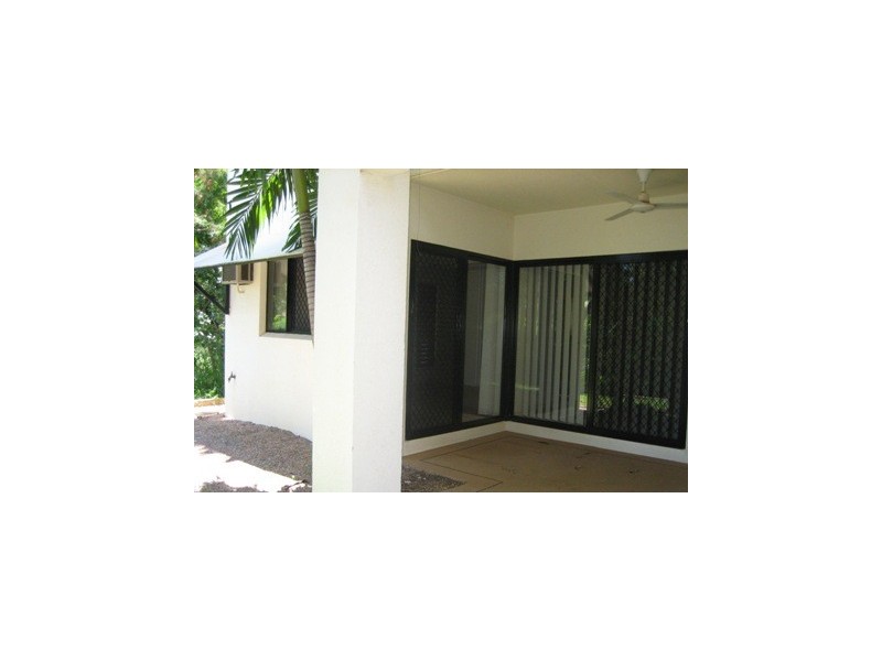 1/106 Moore Street, Trinity Beach QLD 4879