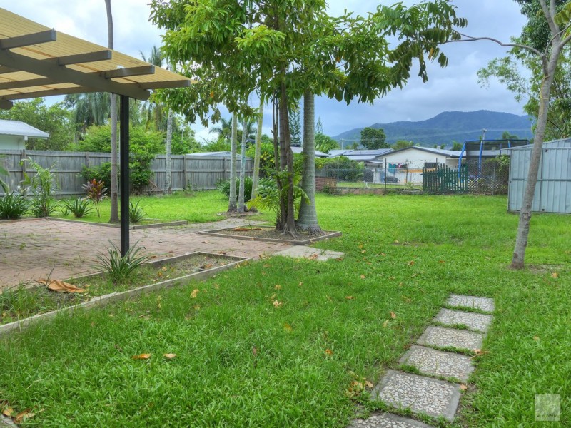 9 Starling Street, Kewarra Beach QLD 4879