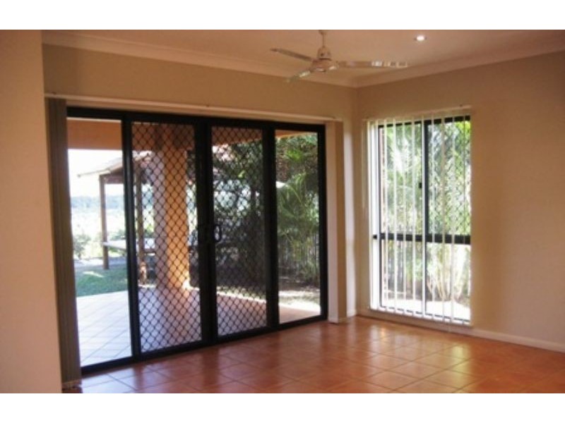 7 Playford Close, Brinsmead QLD 4870