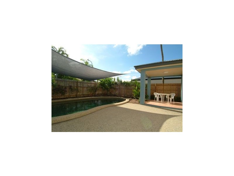 6/8 Oyster Court, Trinity Beach QLD 4879