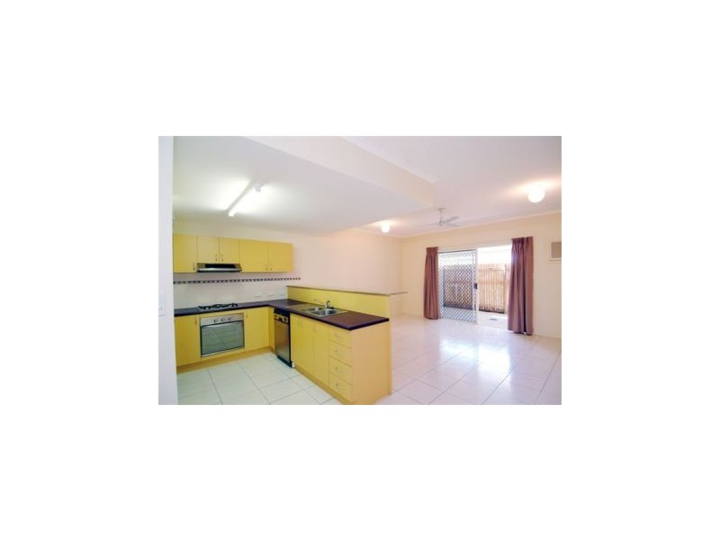 6/8 Oyster Court, Trinity Beach QLD 4879